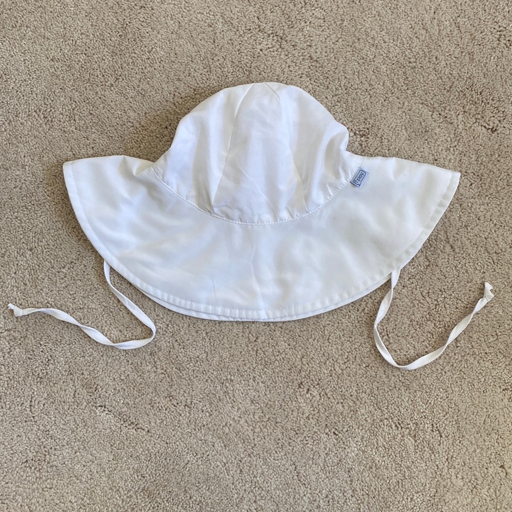 I play | White Sun Hat | 2-4T